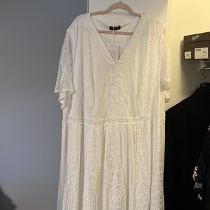 NWT BloomChic ivory lace midi dress size US 28